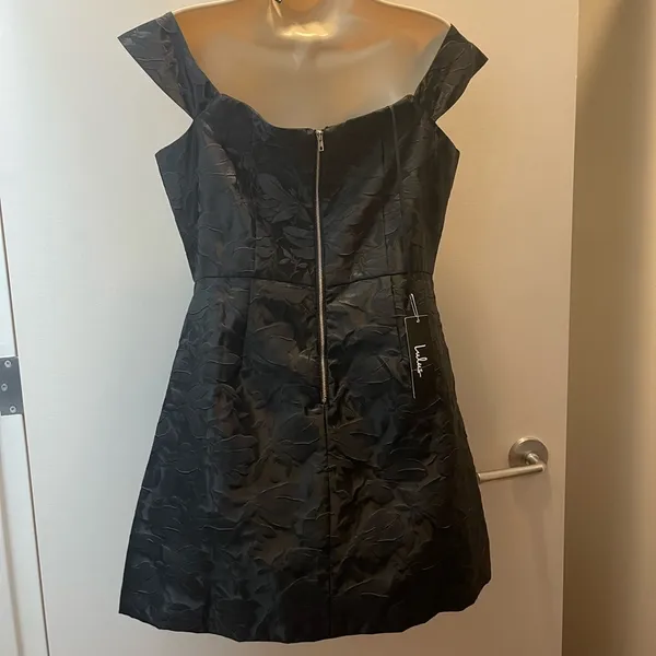 Lulus *NWT* Black Jacquard Satin Off-The-Shoulder Dress - Image 4