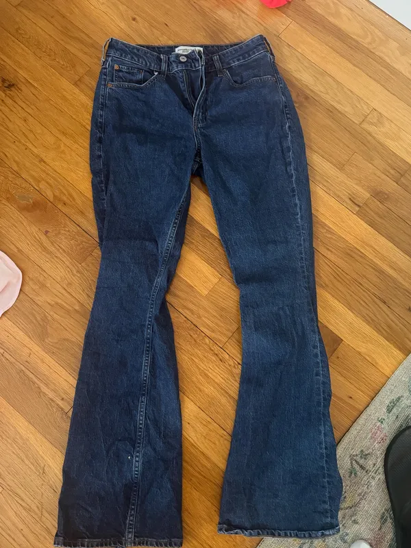 Abercrombie Curve Love Mid-Rise Jeans - Image 2