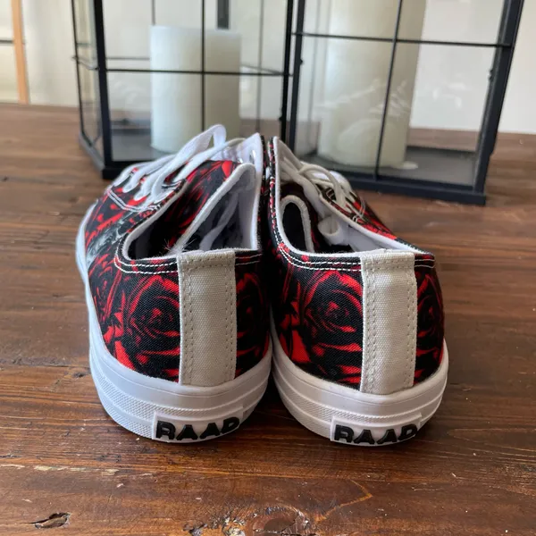 NEW Canvas Skull Low-Top Sneakers in Red & Black - Image 3