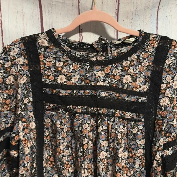 NWT American Eagle Outfitters Floral and Lace Open Back Blouse - Image 6