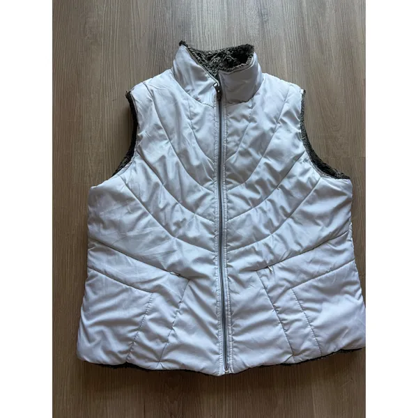 Reversible Faux Fur Puffer Vest Grey White Quilted Full Zip Sleeveless Jacket - Image 2