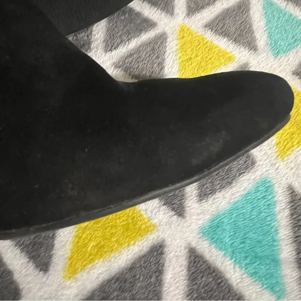 Heeled boots Size 10 - Image 4