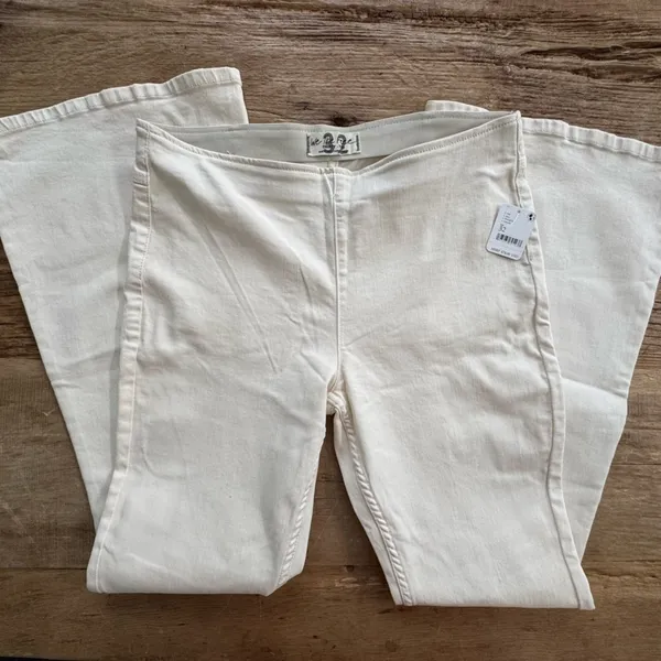 NWT Free People Penny Pull on Flare Jeans ~ White~ size 32 🤍 - Image 14