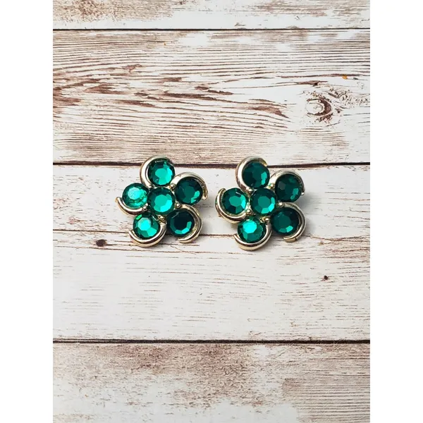 Vintage Clip On Earrings Large Green Gem Flower Statement 1 & 1/8" - Image 2