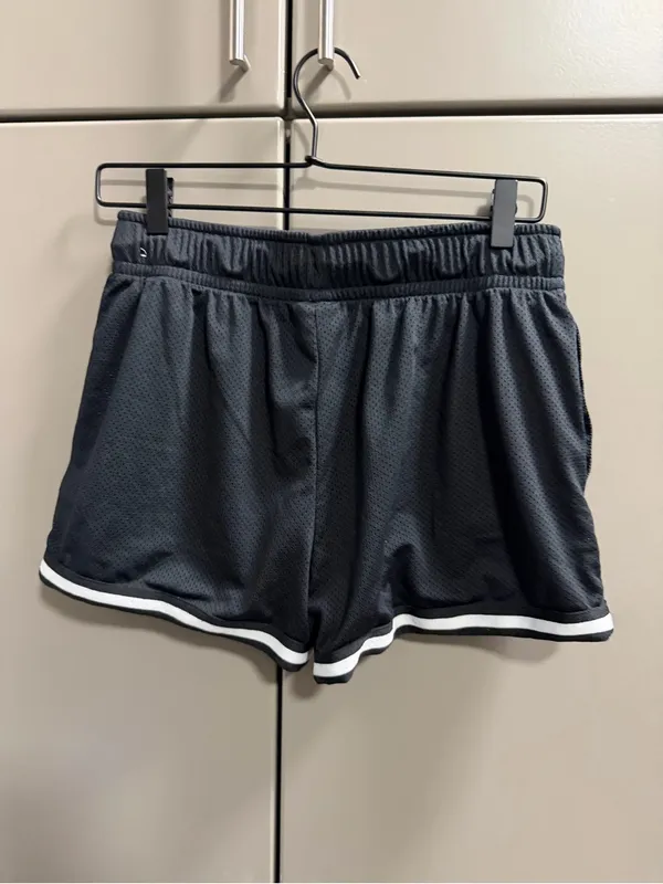 Nike Sportswear Essential Mesh Mid-Rise Shorts. Perfect Shape! Women’s Small. - Image 6