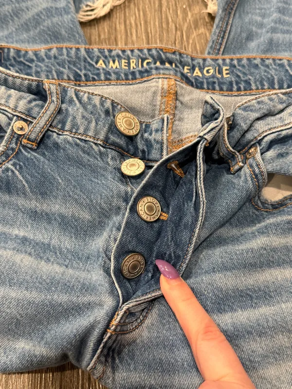 American Eagle Ripped Tomgirl Jeans - Image 3