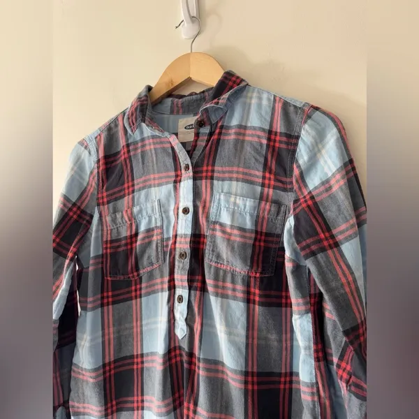 Old Navy‎ Blue and Red 100% Cotton Plaid Flannel Long Sleeve Shirt - Image 2