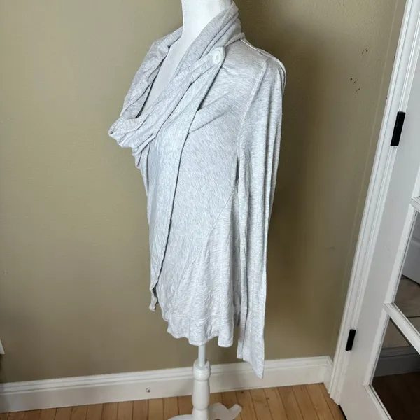 ALO YOGA Double Drape Front Long Sleeve Cardigan Top Size Medium - Image 6