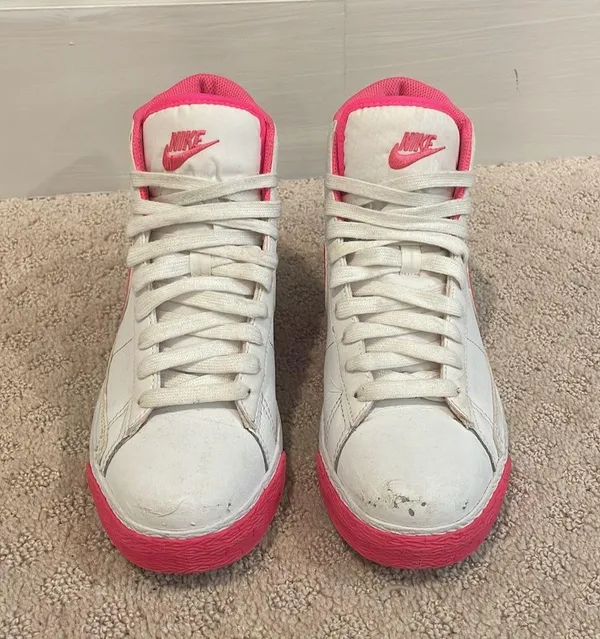 Nike Blazers - Image 3