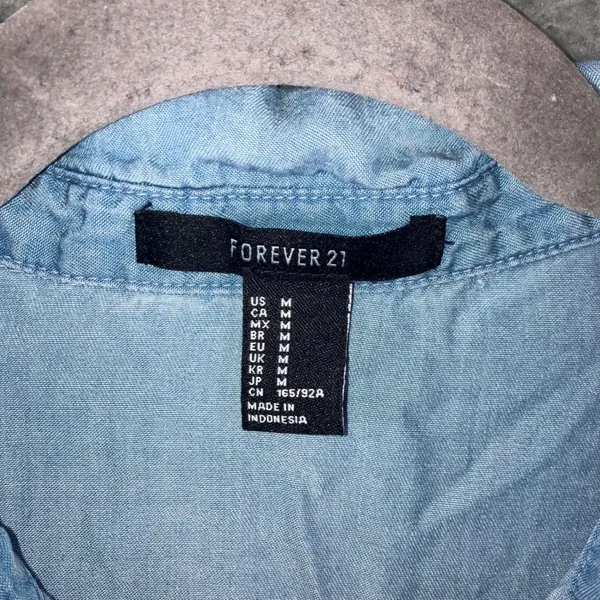 Forever 21 Chambray Shirt Women‎ Medium Button Down Short Sleeve Casual - Image 6