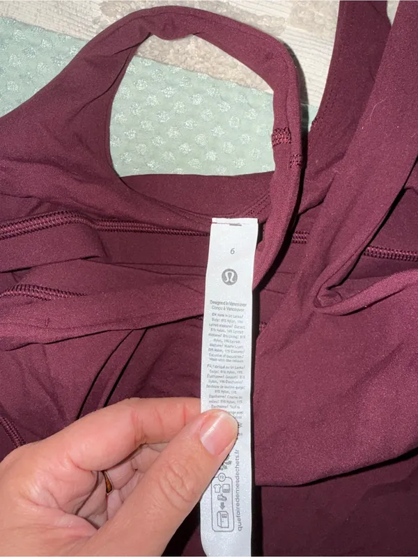 Lululemon Align Bodysuit 25"
Garnet
Size 6 - Image 4