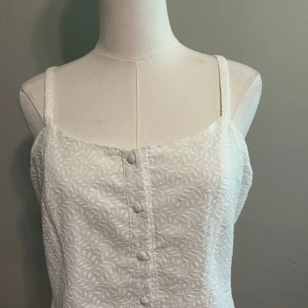 Chelsea & Violet White Embroidered Dress NWT 100% Cotton SZ L Embroidered LWD - Image 3