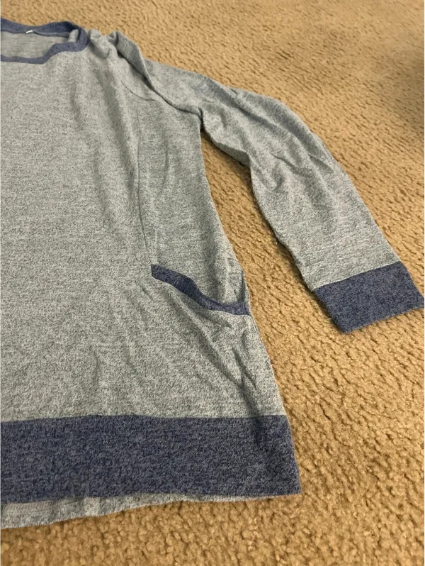 C275 blue sweater long sleeve with pockets size 2xl woman - Image 2
