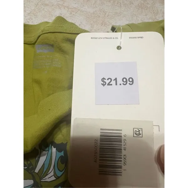 Levi Womans Crop Tee Sz L Green NWT - Image 4