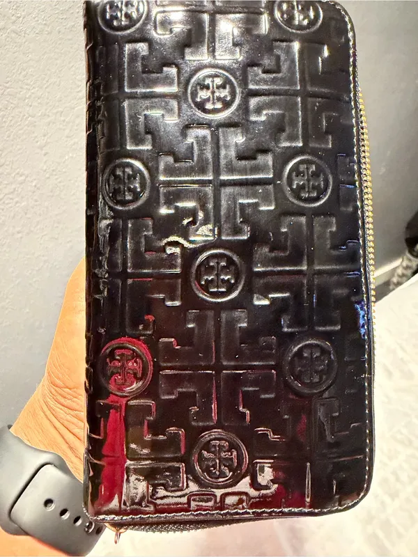 Tory Burch Black Patent Embossed Zip Around Wallet - Image 12