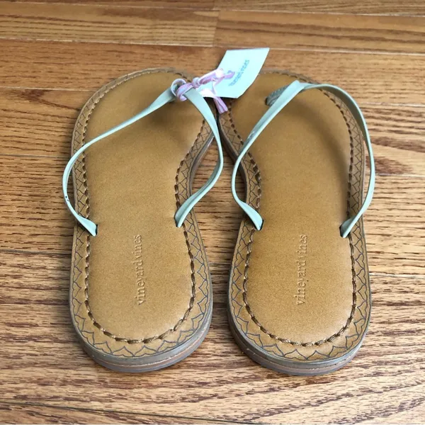 Vineyard Vines Skinny Strap Casual Patent Leather Flip Flops Women’s Size 8 NWT - Image 3