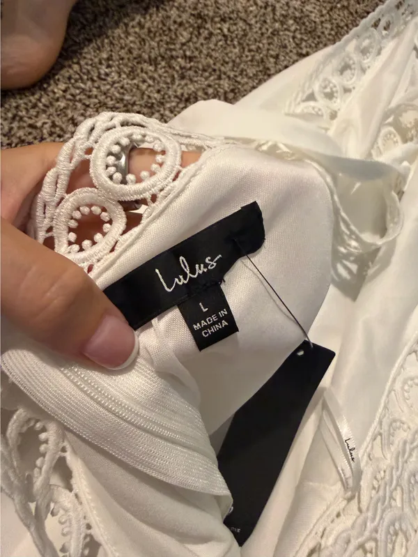 White Lulus Dress - Image 3