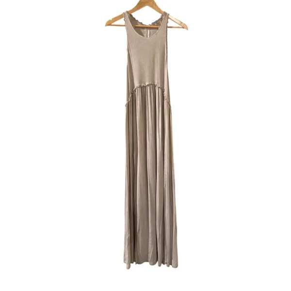 NWOT POL Sleeveless Racerback Babydoll Front Slit Maxi Dress in taupe S - Image 3