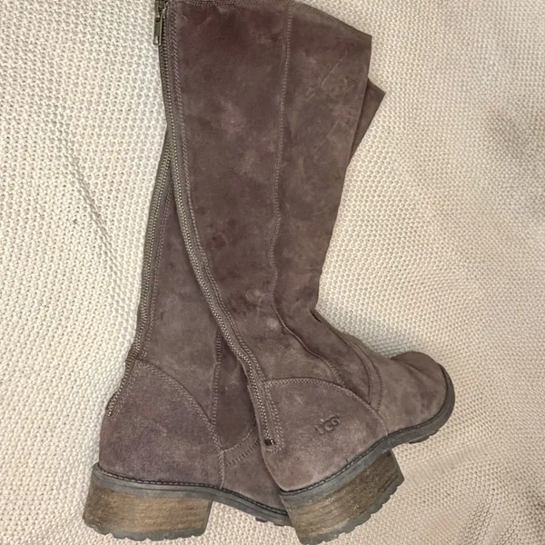UGG Australia Women's "Seldon" Tall Chestnut Brown Suede Zipper Boots Sz 8.5 EUC - Image 5