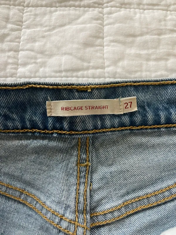 Levi's Ribcage Jeans - Image 4