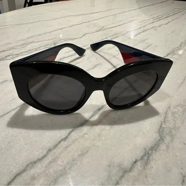 Gucci sunglasses. Thick cat eye frames - Image 4