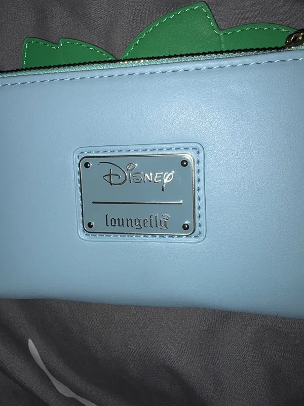 Loungefly Disney Lio & Stitch Luau Stitch Bifold Wallet New with Tags NWT - Image 5