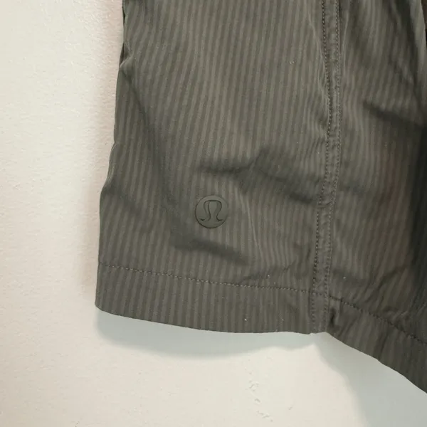 Lululemon Dance Studio High-Rise Short 3.5" Army Green Size 0 - Image 4