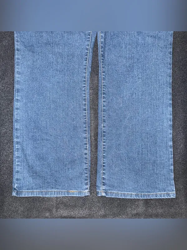 Vintage y2k Levi’s 550 Relaxed Bootcut Jeans Womens 16 Medium Blue Denim 34x28.5 - Image 6