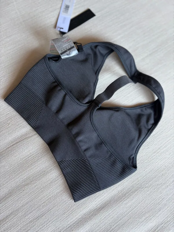 Oner Active Classic Seamless 2.0 V Neck Bra - Image 2