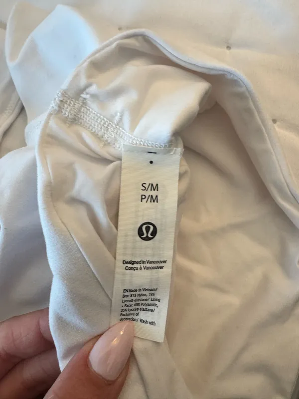 White Lululemon sports bra - Image 3