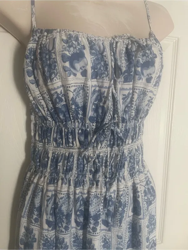 Abercrombie‎ & Fitch Blue and White Floral Smocked Maxi Dress Size ST - Image 7
