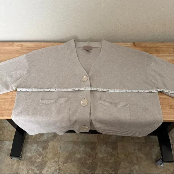 H&M Womens Cardigan Sweater Sz M Beige Big Button Chunky Knit Heavy Deep V Neck - Image 8