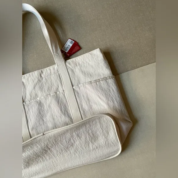 Lululemon Lunar New Year Daily Multi-Pocket Tote Bag 20L - Image 11