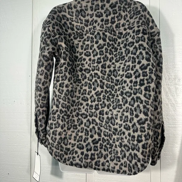 Bagatelle Gray Animal Print Wool Button Down Shacket Size XS EUC - Image 5