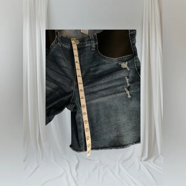 Maternity Shorts Time&True with zipper Size 12-14. Distressed Comfortable EUC - Image 3