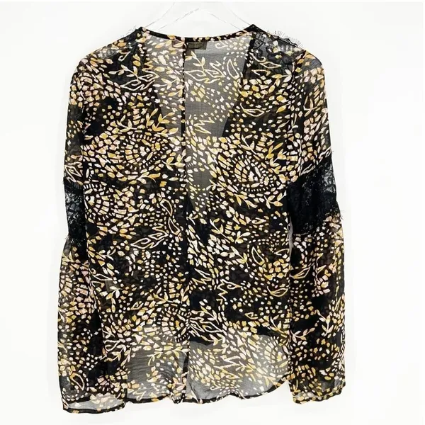 LOVESTITCH Women's Lace Detail Printed Bell Sleeve Blouse Size‎ M Boho - Image 3