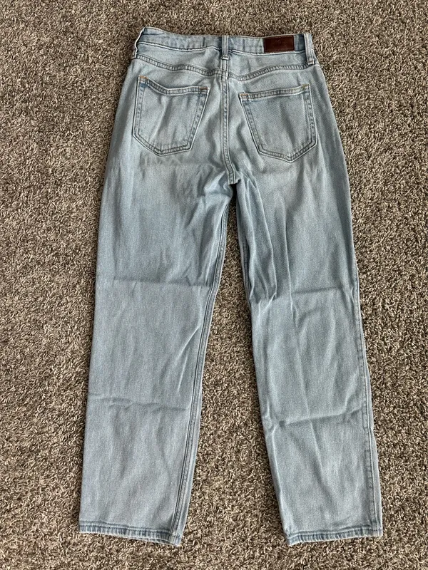 Hollister Straight High-Rise Jeans - Image 2