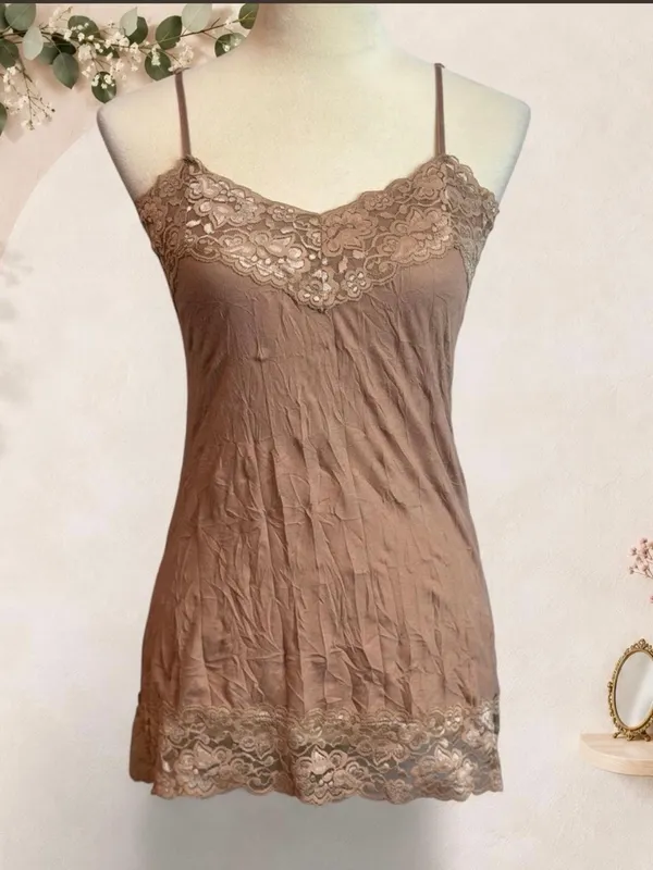 Vanity Essentials Brown Lace Longline Cami Top Size Medium - Image 3
