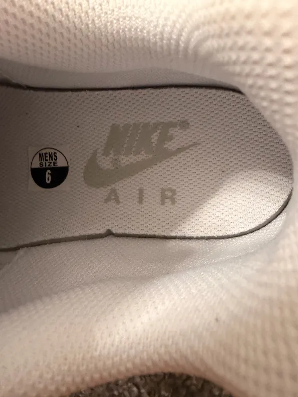 Nike Air Max 270 Shoes - Image 9