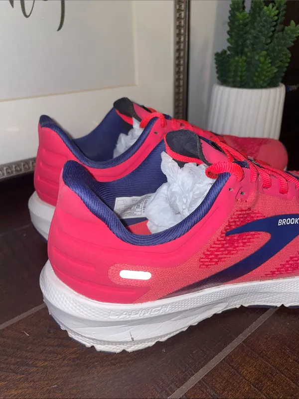 Brooks Launch GTS 9 Running Sneakers Size 8 - Image 3