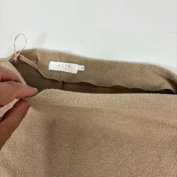 ASTR The Label Sweater Womens Large Beige Boat‎ Neck Knit Pullover Long Sleeve - Image 2