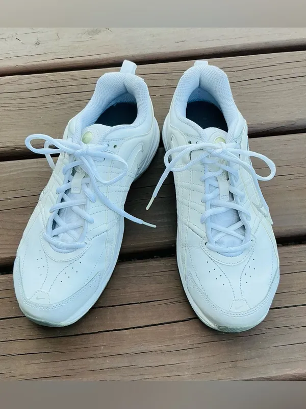Women’s NIKE athletic sneakers 🌟 - Image 2