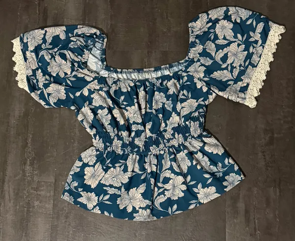 AUW Floral Navy Top with Lace Trim on Mid-Sleeves - Image 2