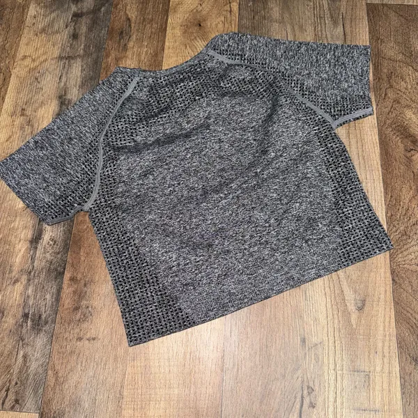 Gray Crop Workout Tee Size M - Image 2