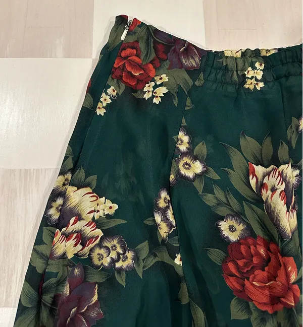 Green Red Floral Midi Cottagecore Skirt Size M - Image 2