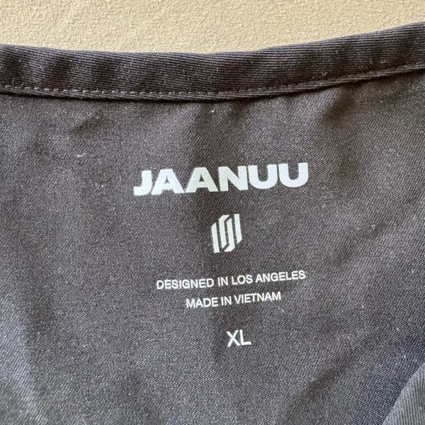Jaanuu Carte Slim 2-Pocket Scrub Top - Image 8