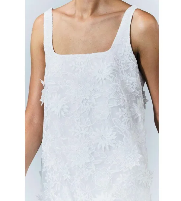 Zara Embroidered White Floral Dress Size Large NWT - Image 4