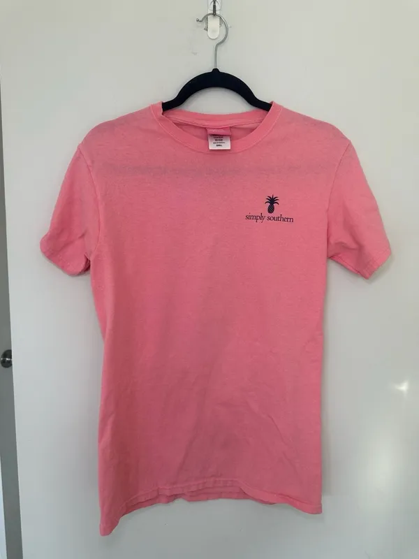 100% Cotton Simply Southern Beautifully Loved Seahorse Size Small Pink Graphic T - Image 4