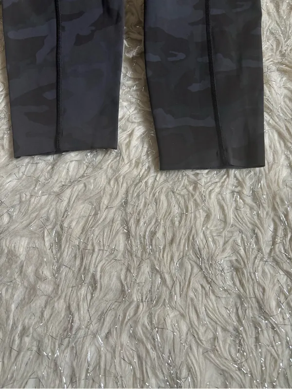 Lululemon Athletica Multi Gray Camo Women’s Fast Free High-Rise Leggings Size 2 - Image 10