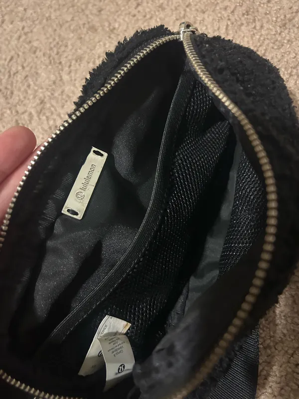 lululemon athletica Black Sherpa Belt Bag - Image 6